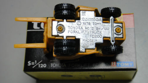 VINTAGE TOMICA 12 - TOYOTA FORKLIFT FD200 MADE IN JAPAN (PIU20) For Sale