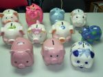 賣 豬 LOT PIG FLOCKED NODDING HEAD PIGS STATUE COIN BANK 錢箱 亥 風水 儲蓄 Online now