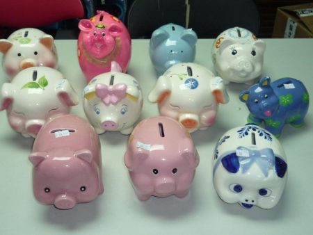 賣 豬 LOT PIG FLOCKED NODDING HEAD PIGS STATUE COIN BANK 錢箱 亥 風水 儲蓄 Online now